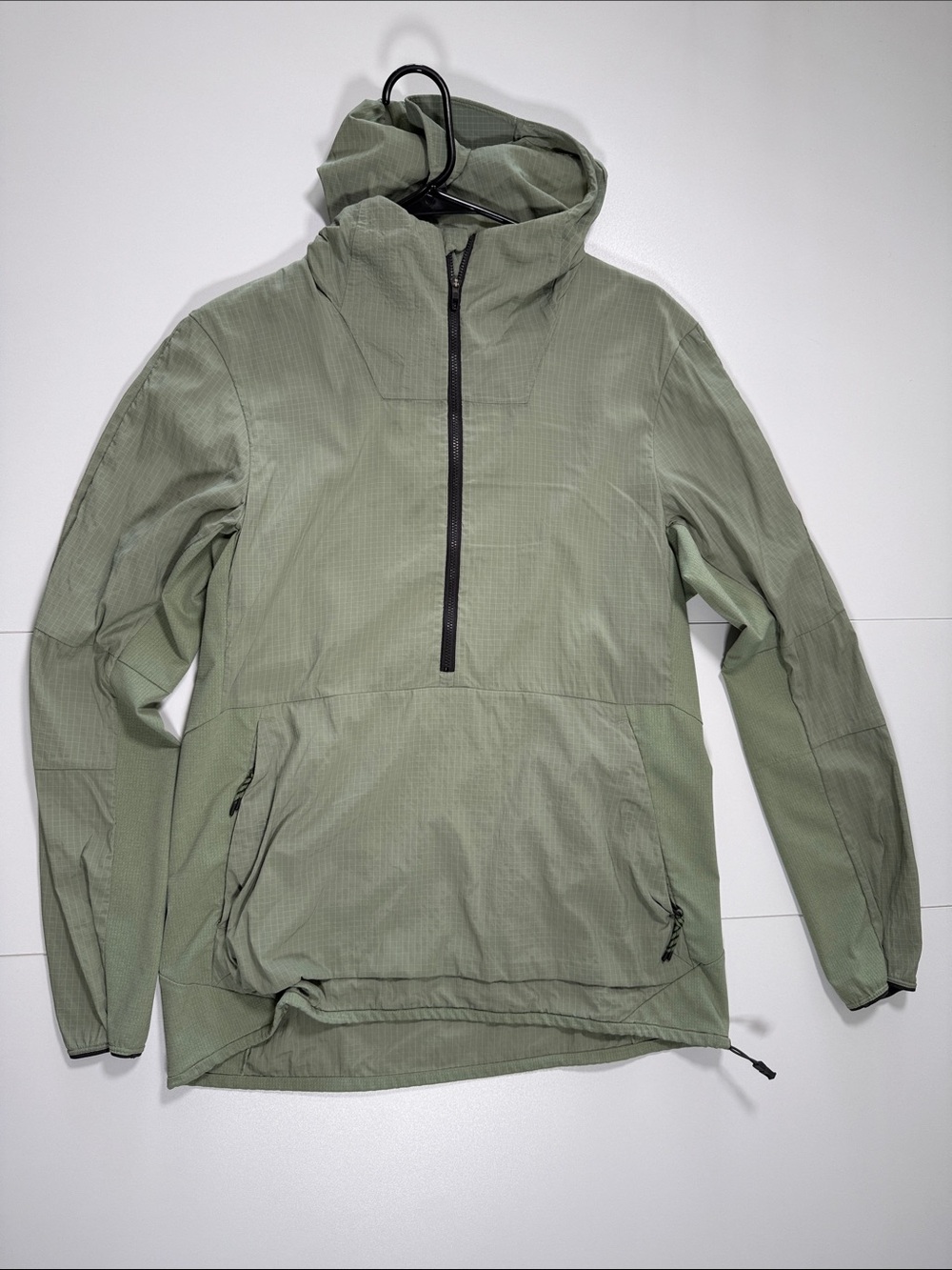 lululemon athletica Sage Green Hooded Windbreaker Pullover